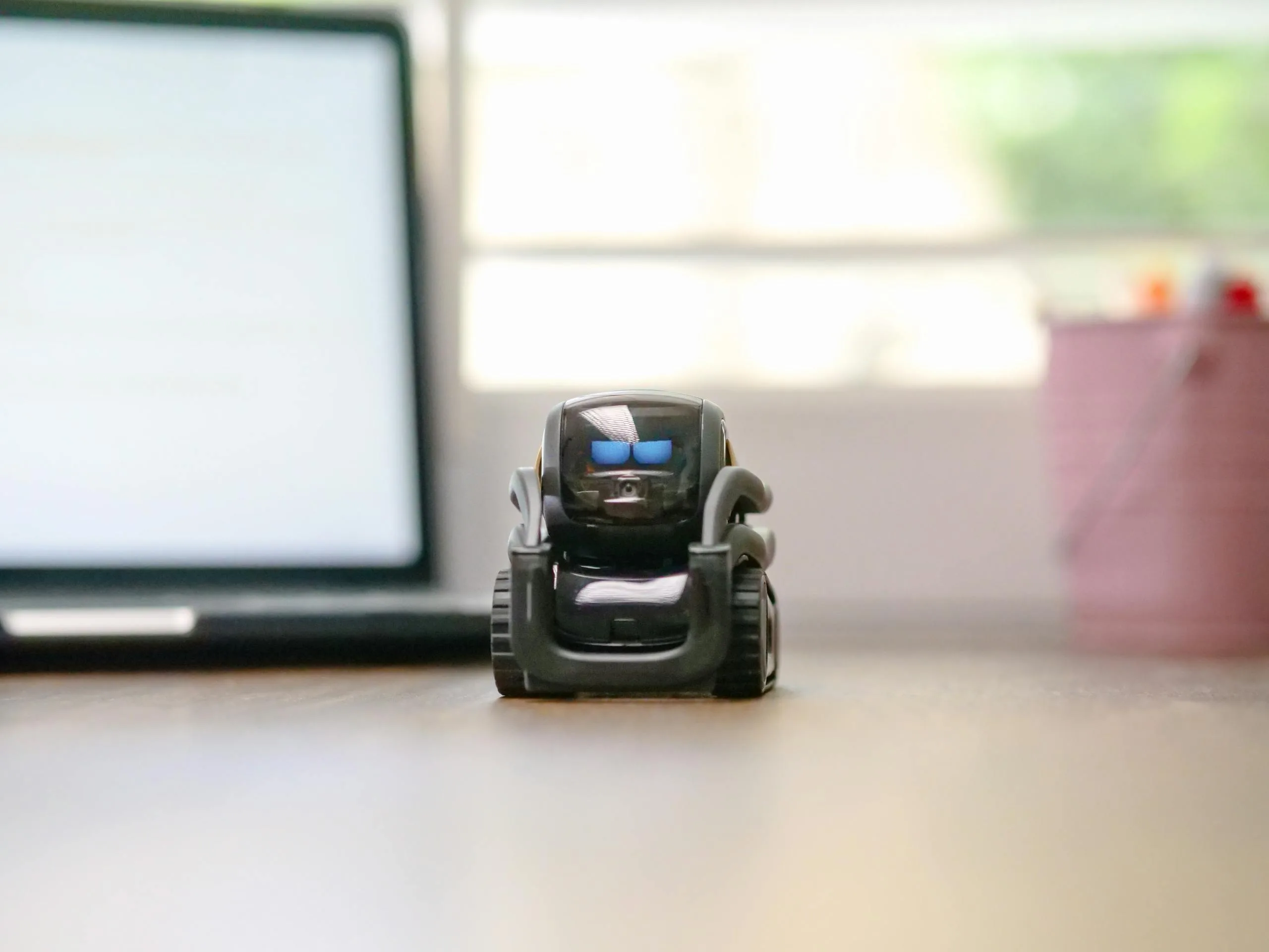 AI Financial Advisors Are Getting a Lot of Attention. Here’s What They Still Can’t Do.